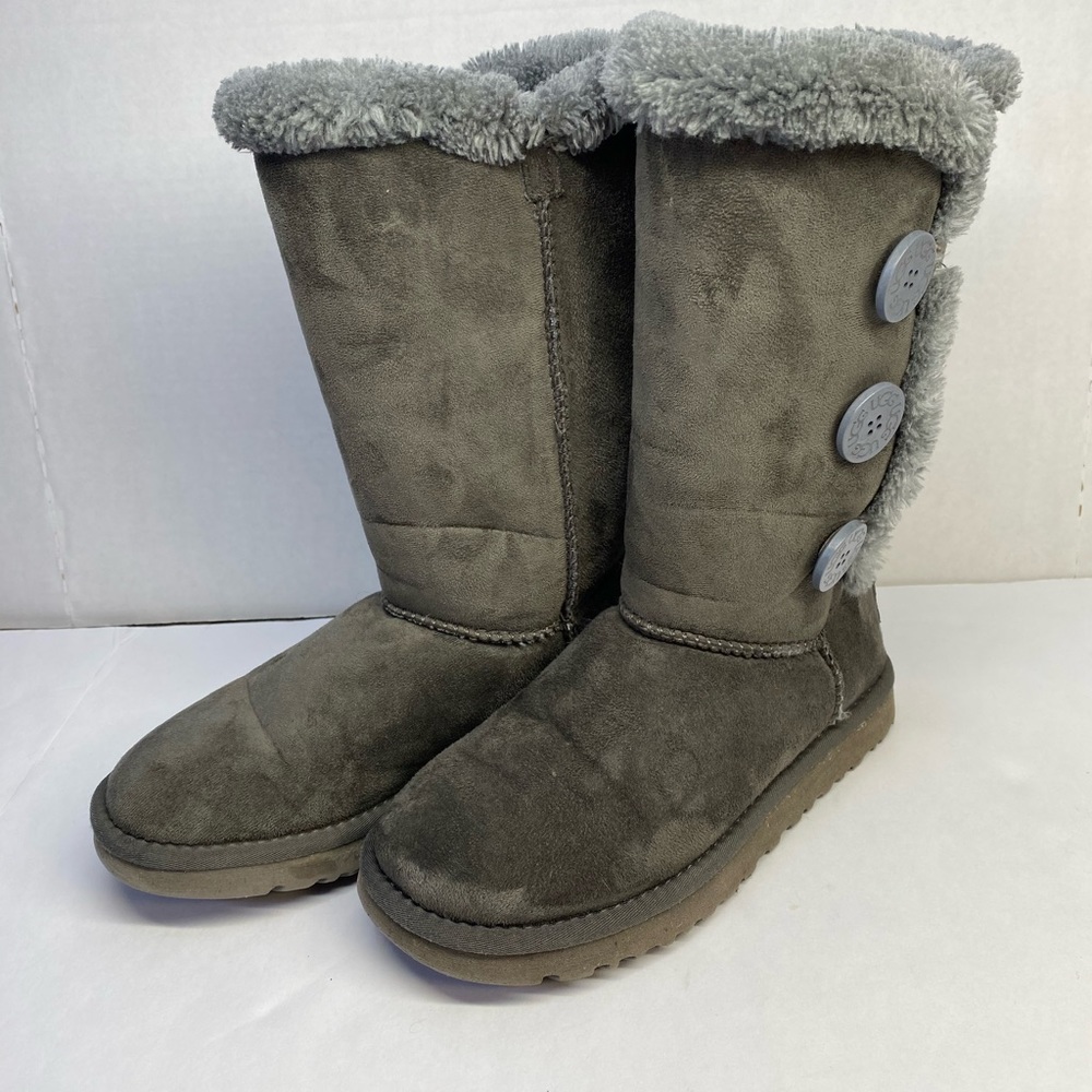 WOMEN'S UGG BAILEY BUTTON TRIPLET BOOTS SUEDE WINTER GRAY SIZE 7 W Tall Boots